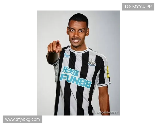 2025年世界十大足球球星排名揭晓 谁能位居巅峰称霸足坛 2025年世界十大足球球星排名揭晓 谁能位居巅峰称霸足坛