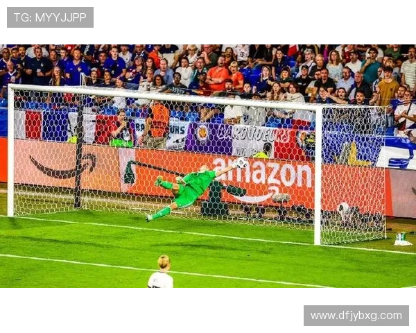 球星精彩进球集锦：突破极限挑战，震撼全场瞬间定格足球荣耀