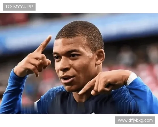 足球场上闪耀戒指的球星们 足球场上闪耀戒指的球星们