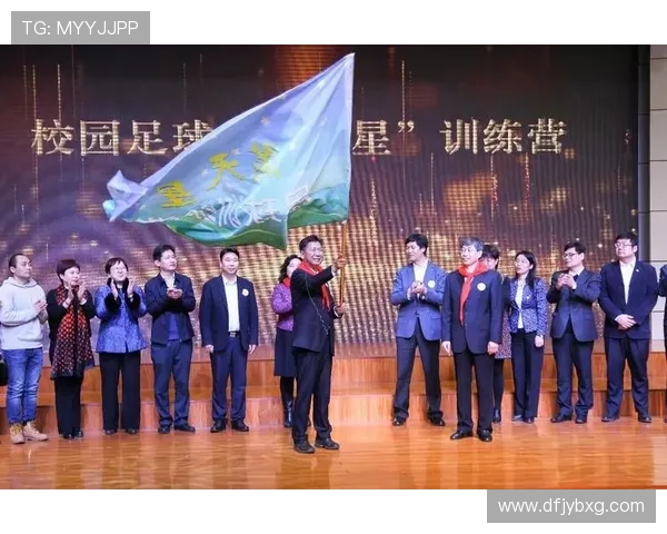 足球星小熊成长之路揭示坚持梦想与团队精神的重要价值 足球星小熊成长之路揭示坚持梦想与团队精神的重要价值